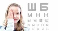 Девочка и тест на зрение